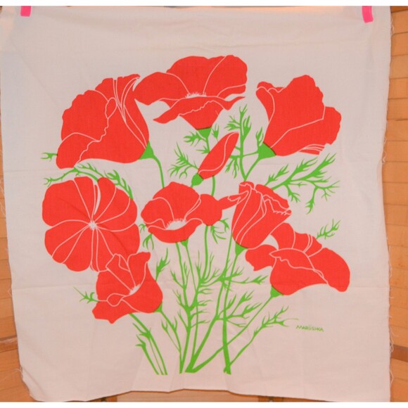 Vintage Red Mod Flowers and Green 1970s Marushka Logo - Picture 1 of 4